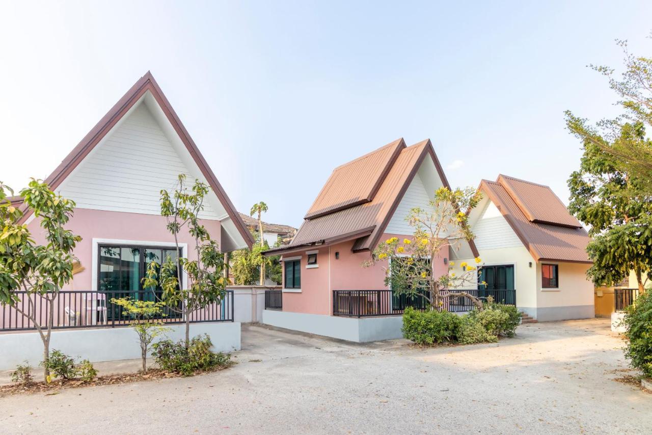 Oyo 798 Reurn Mareena Resort Nakhon Ratchasima Ngoại thất bức ảnh